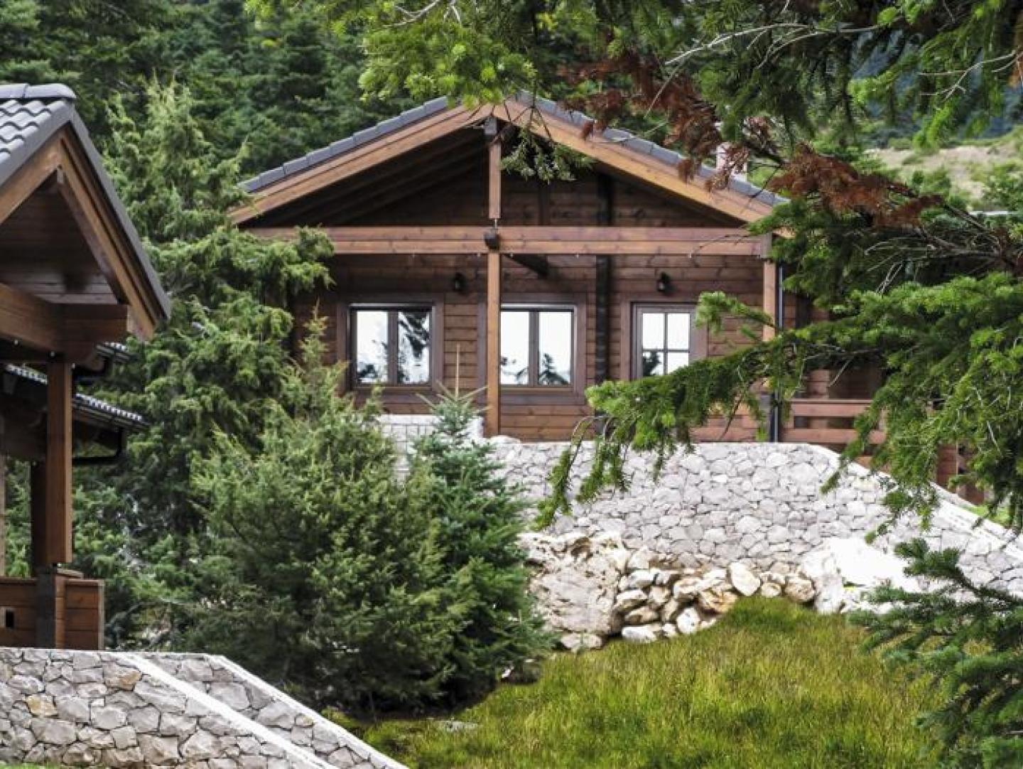 Parnassos Log Houses 8