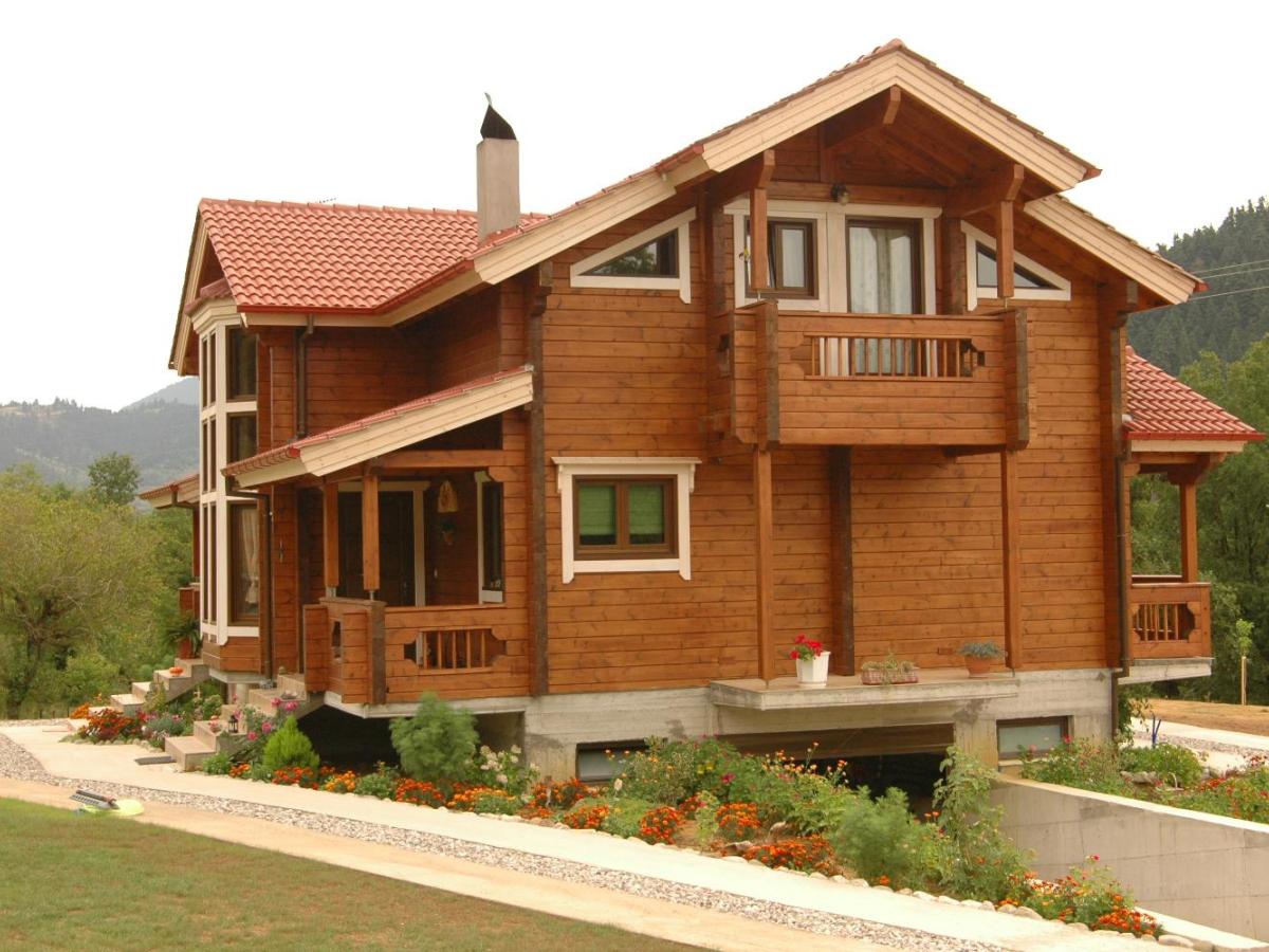 Karpenisi Log House 2