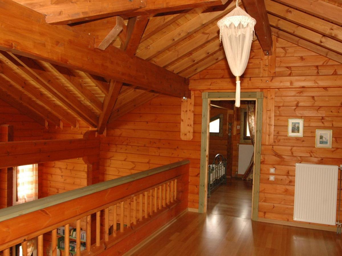 Karpenisi Log House 5
