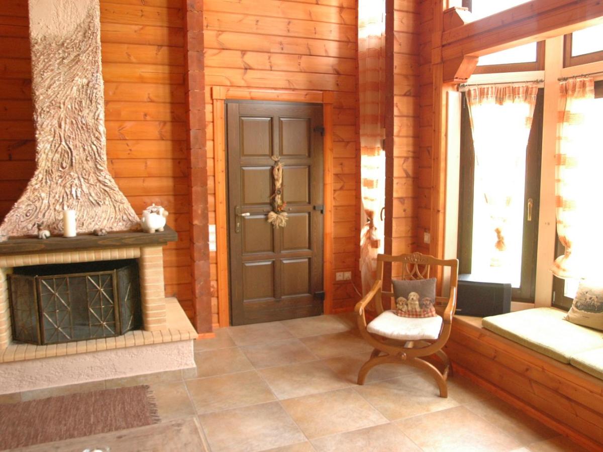Karpenisi Log House 6
