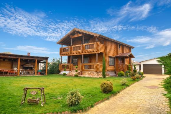 Kozani Log Home